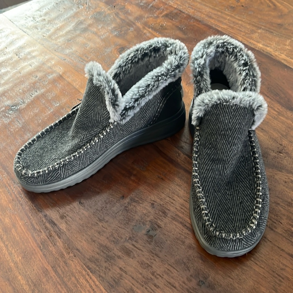 Hey Dude Denny Black Slippers